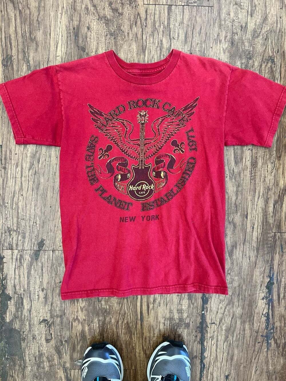 Hard Rock Cafe New York Save The Planet Winged Guitar Graphic T-Shirt Red Small